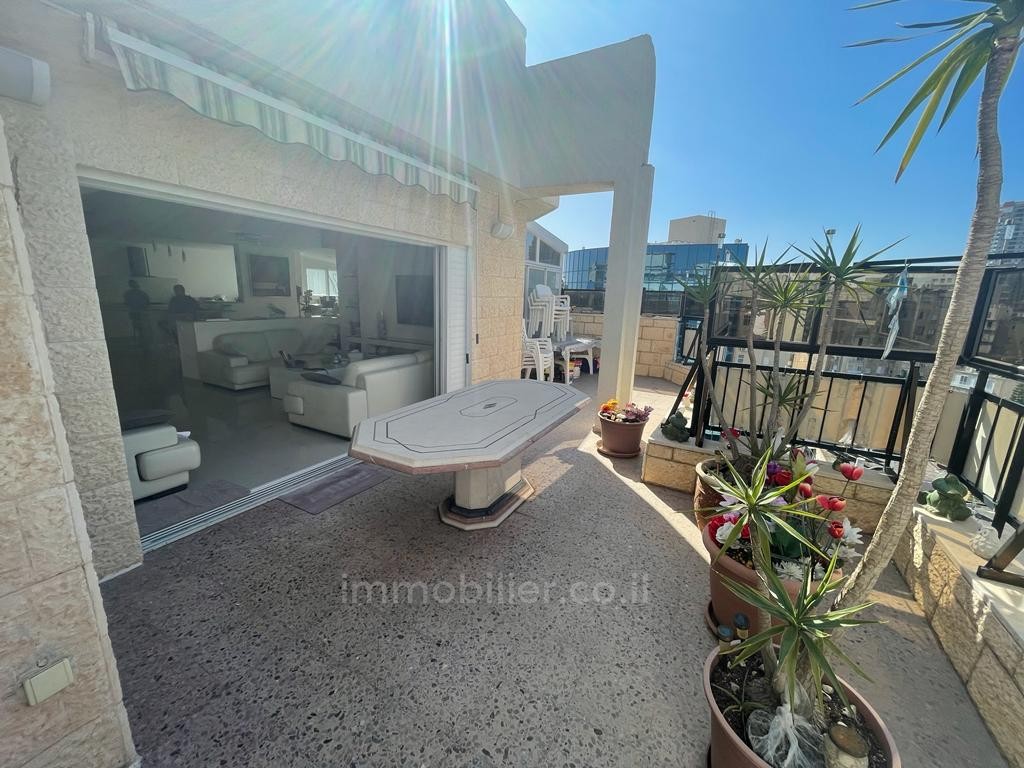 Cobertura 4.5 cômodos Netanya Centro da cidade 457-IBL-1003