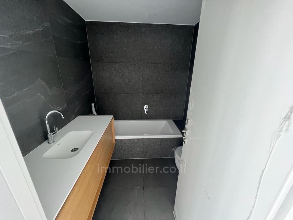 Cobertura 5 cômodos Tel Aviv Florentine 457-IBL-1054