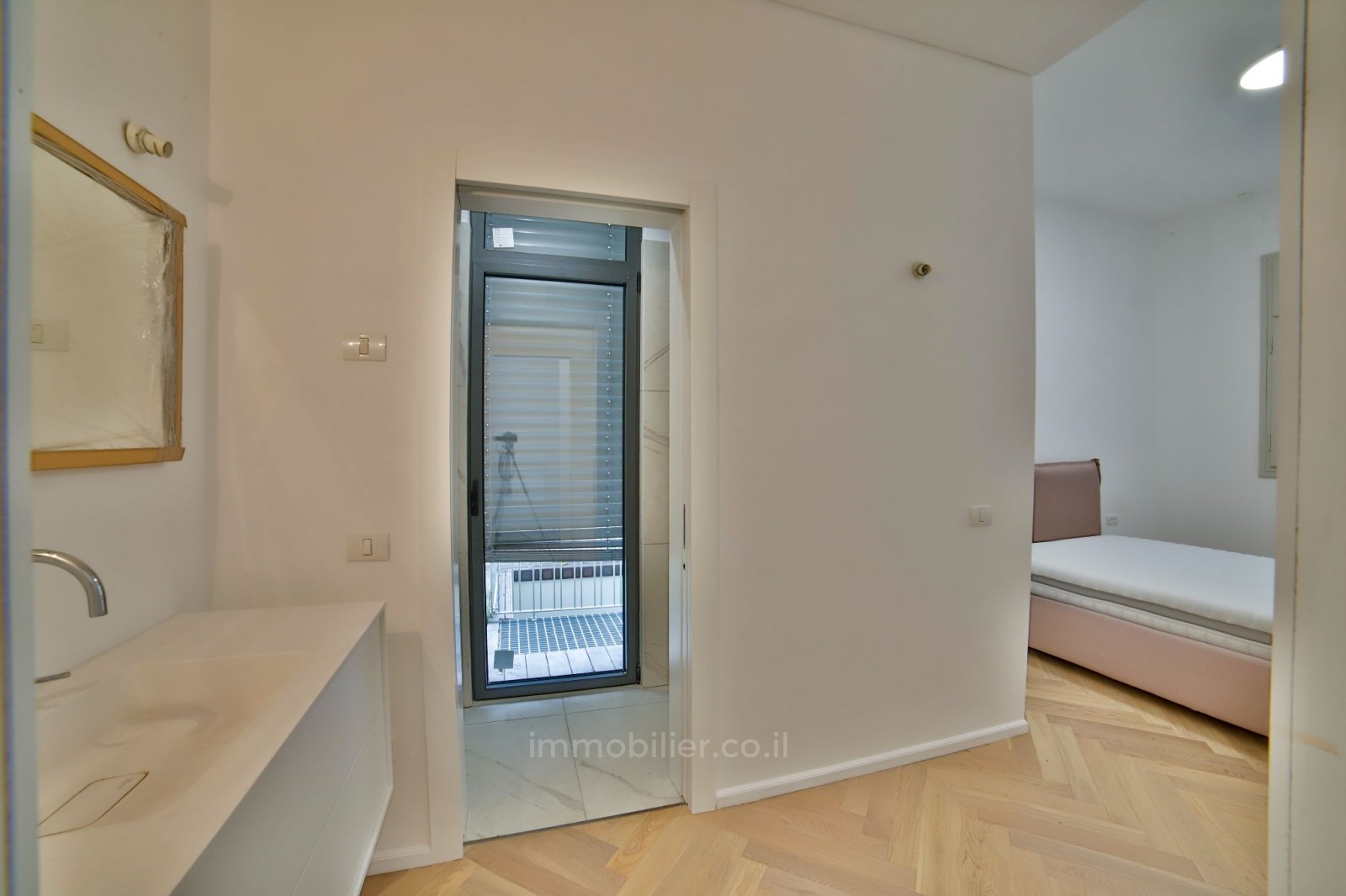 Apartamento garden 4.5 cômodos Tel Aviv Neve Tsedek 457-IBL-1061