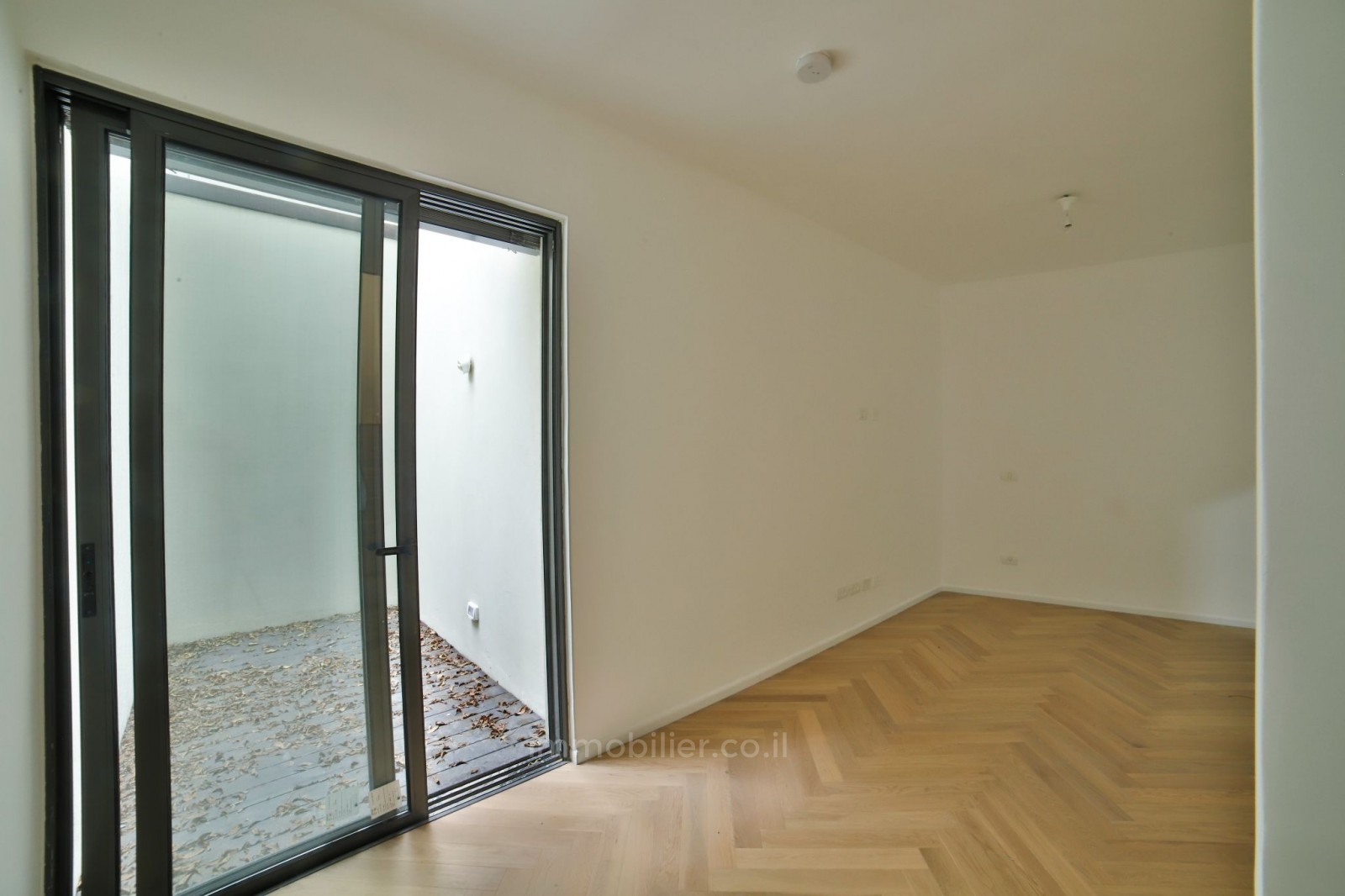 Apartamento garden 4.5 cômodos Tel Aviv Neve Tsedek 457-IBL-1061