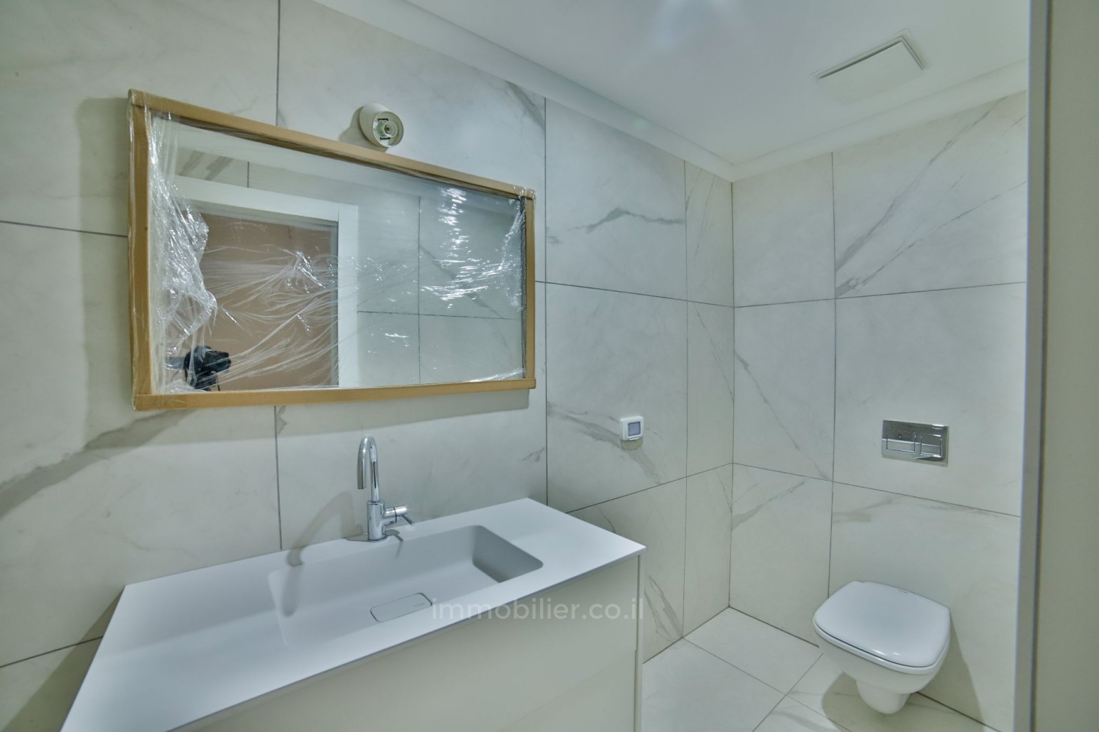 Apartamento garden 4.5 cômodos Tel Aviv Neve Tsedek 457-IBL-1061