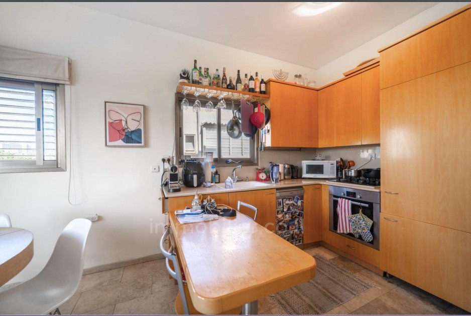 Duplex 3 cômodos Tel Aviv Hatsafon hayachan 457-IBL-1093