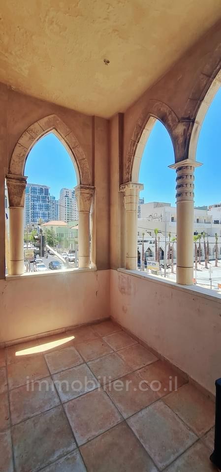 Apartamento 3 cômodos Tel Aviv Primeira linha de mar 457-IBL-1094