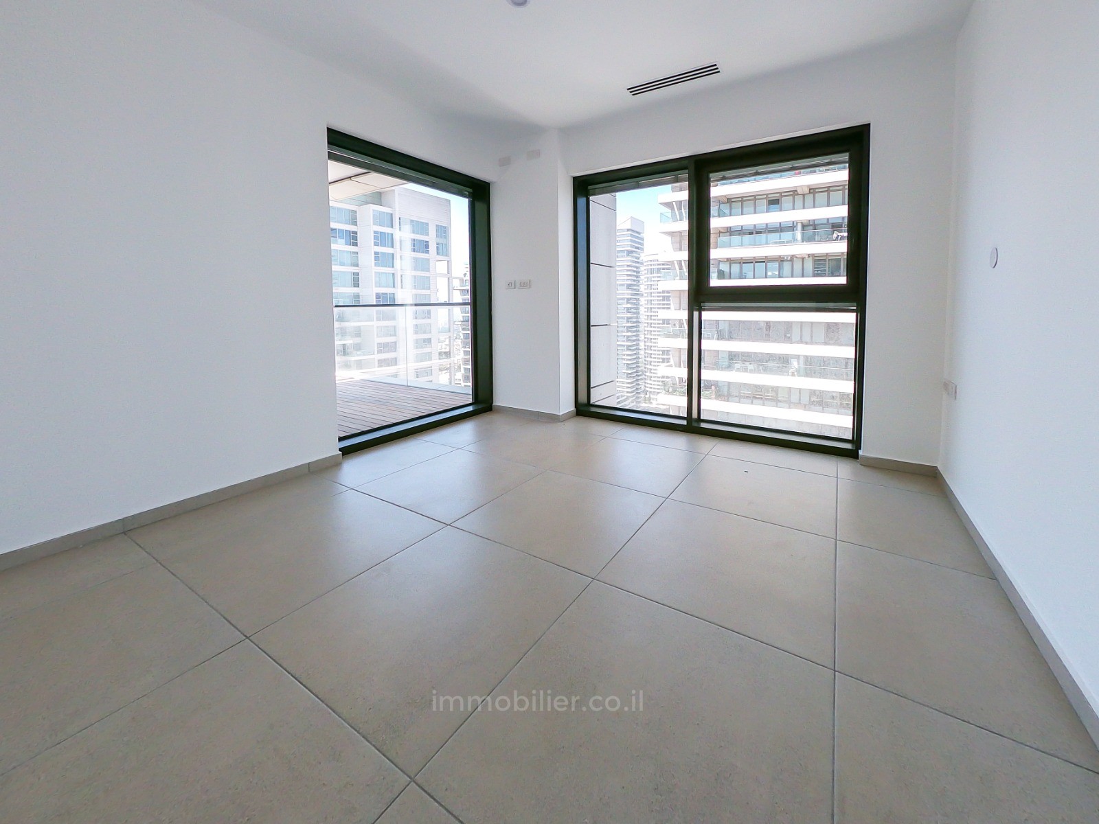 Apartamento 5 cômodos Tel Aviv Park Tzameret 457-IBL-1111