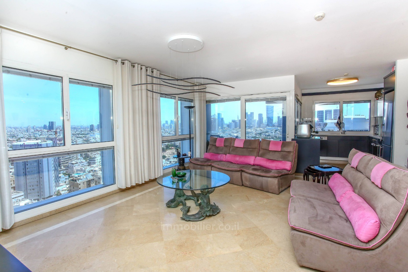 Apartamento 4 cômodos Tel Aviv Primeira linha de mar 457-IBL-1113