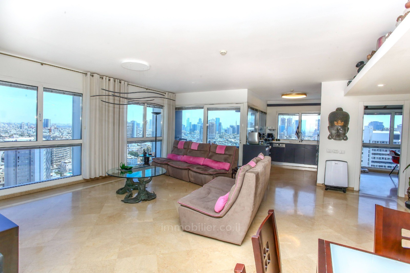 Apartamento 4 cômodos Tel Aviv Primeira linha de mar 457-IBL-1113