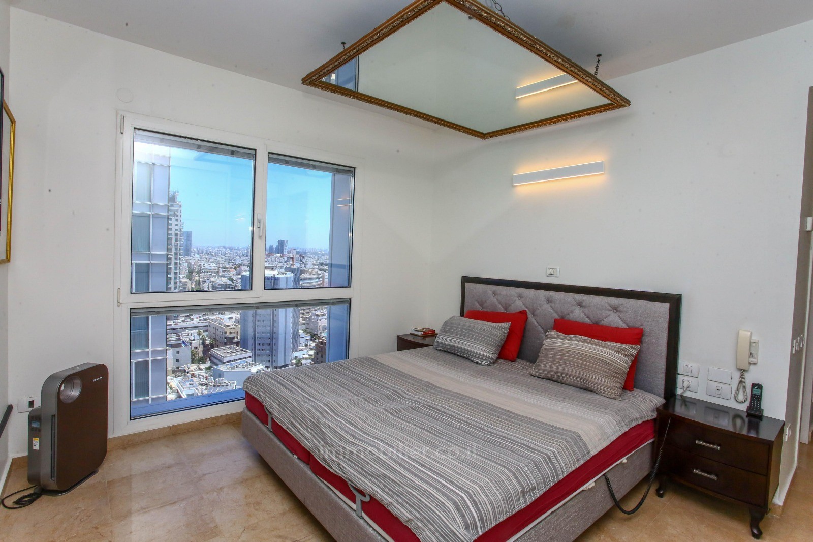 Apartamento 4 cômodos Tel Aviv Primeira linha de mar 457-IBL-1113