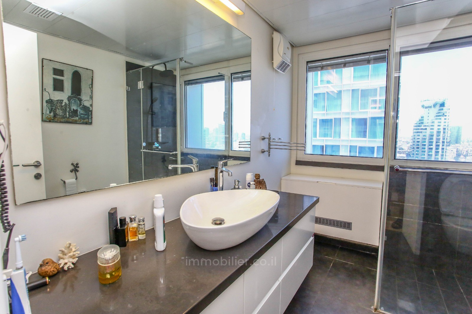 Apartamento 4 cômodos Tel Aviv Primeira linha de mar 457-IBL-1113