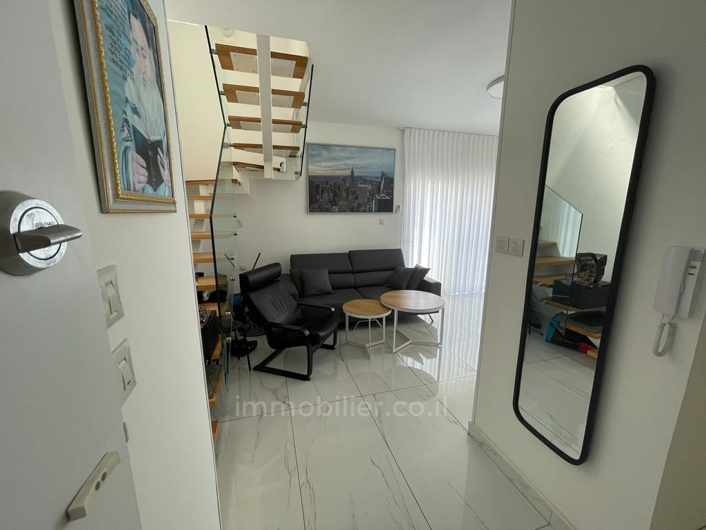 Apartamento 3 cômodos Tel Aviv Nahalat Itshak 457-IBL-1129