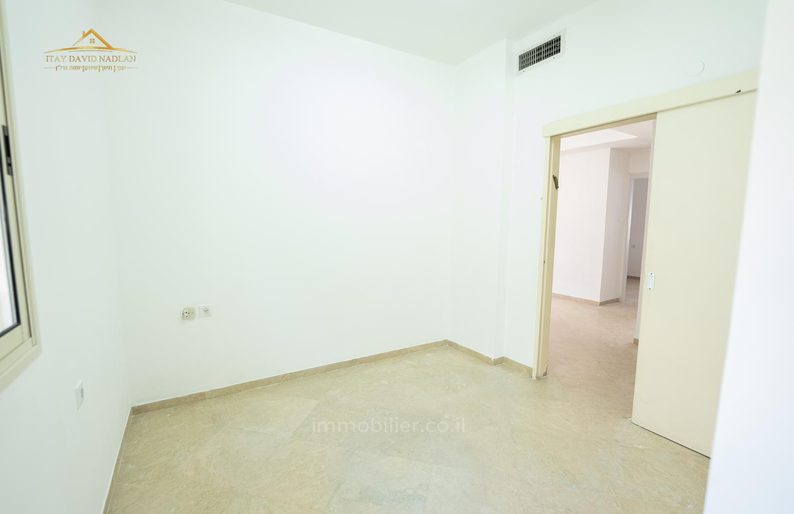 Apartamento 4 cômodos Tel Aviv Centro da cidade 457-IBL-1137
