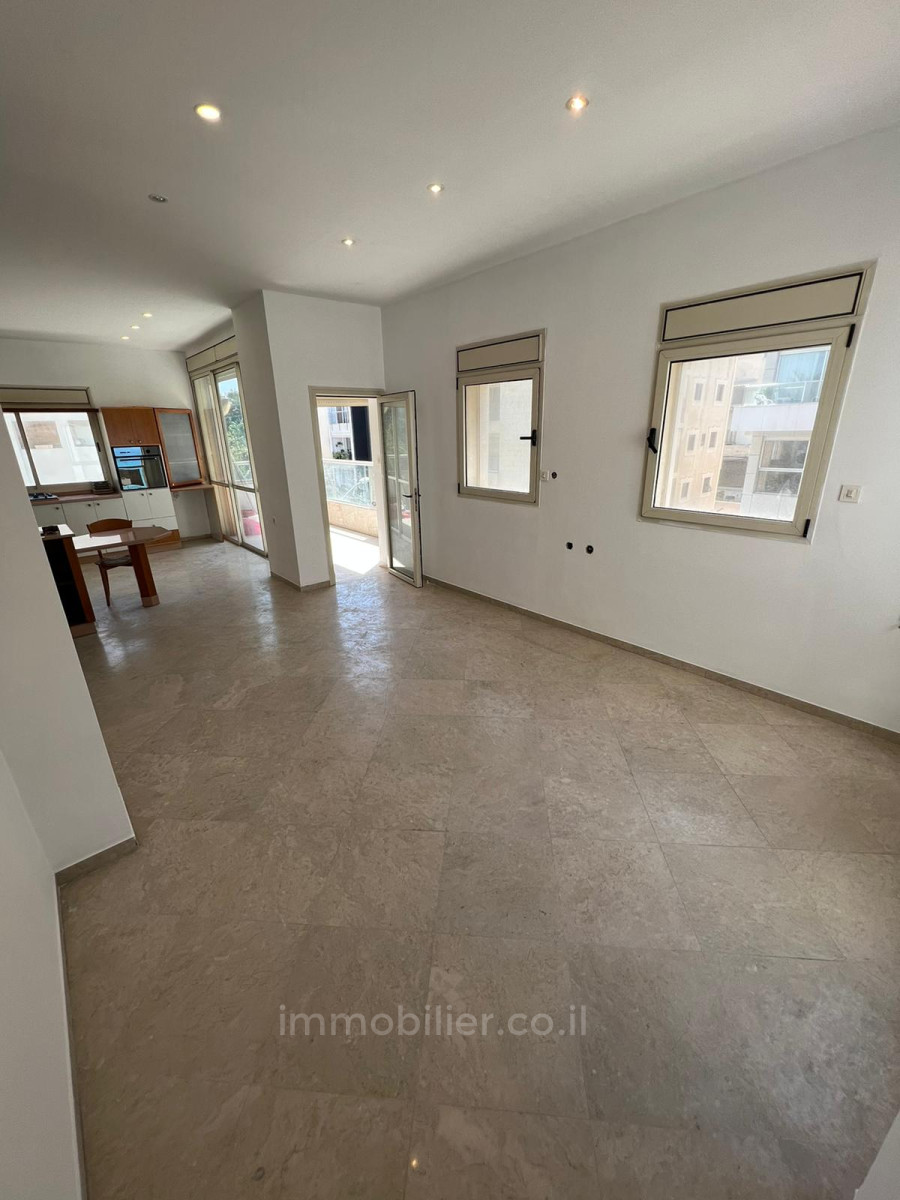 Apartamento 4 cômodos Tel Aviv Centro da cidade 457-IBL-1137