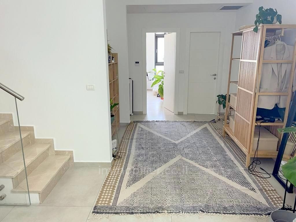 Duplex 4 cômodos Tel Aviv Centro da cidade 457-IBL-1138