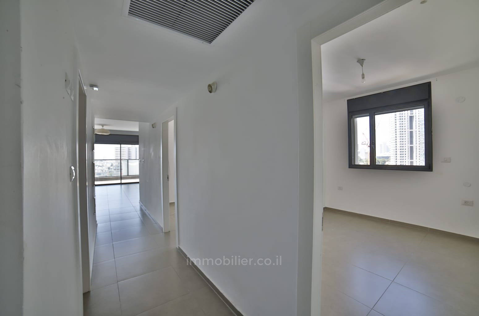 Apartamento 4 cômodos Tel Aviv Centro da cidade 457-IBL-1146