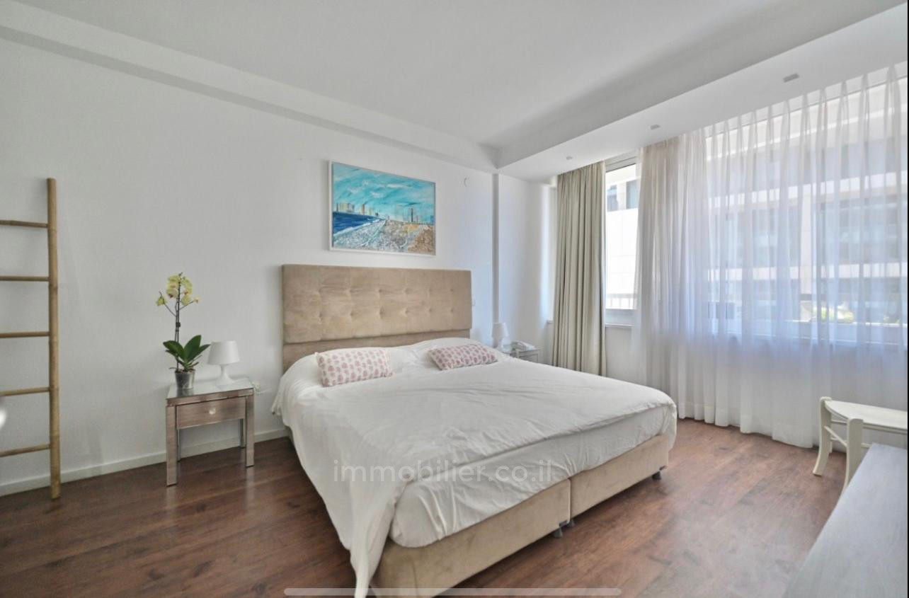 Apartamento 2 cômodos Tel Aviv Primeira linha de mar 457-IBL-1159