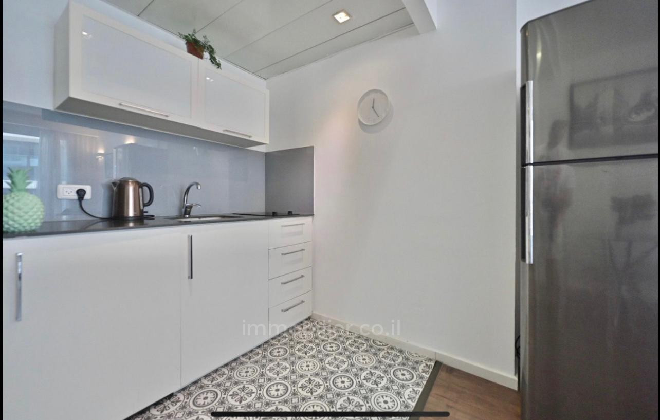 Apartamento 2 cômodos Tel Aviv Primeira linha de mar 457-IBL-1159