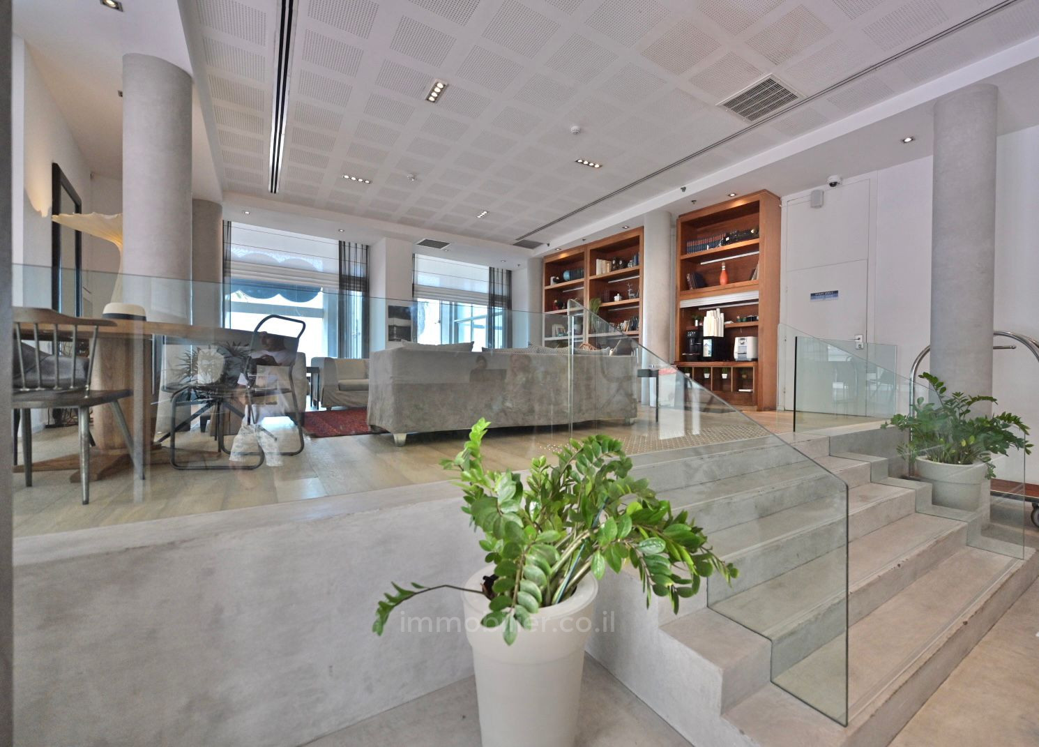 Apartamento 2 cômodos Tel Aviv Primeira linha de mar 457-IBL-1161