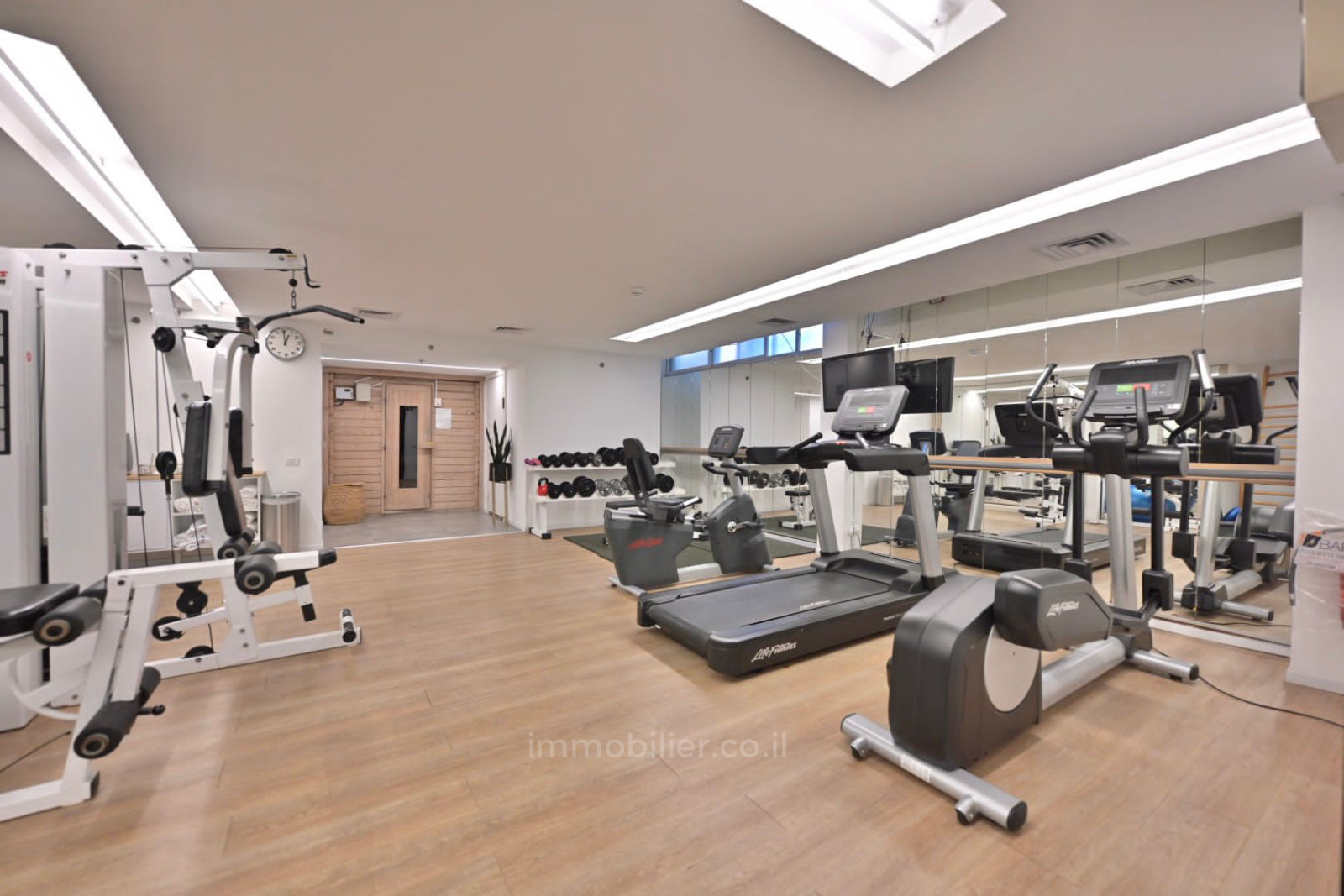 Apartamento 2 cômodos Tel Aviv Primeira linha de mar 457-IBL-1161