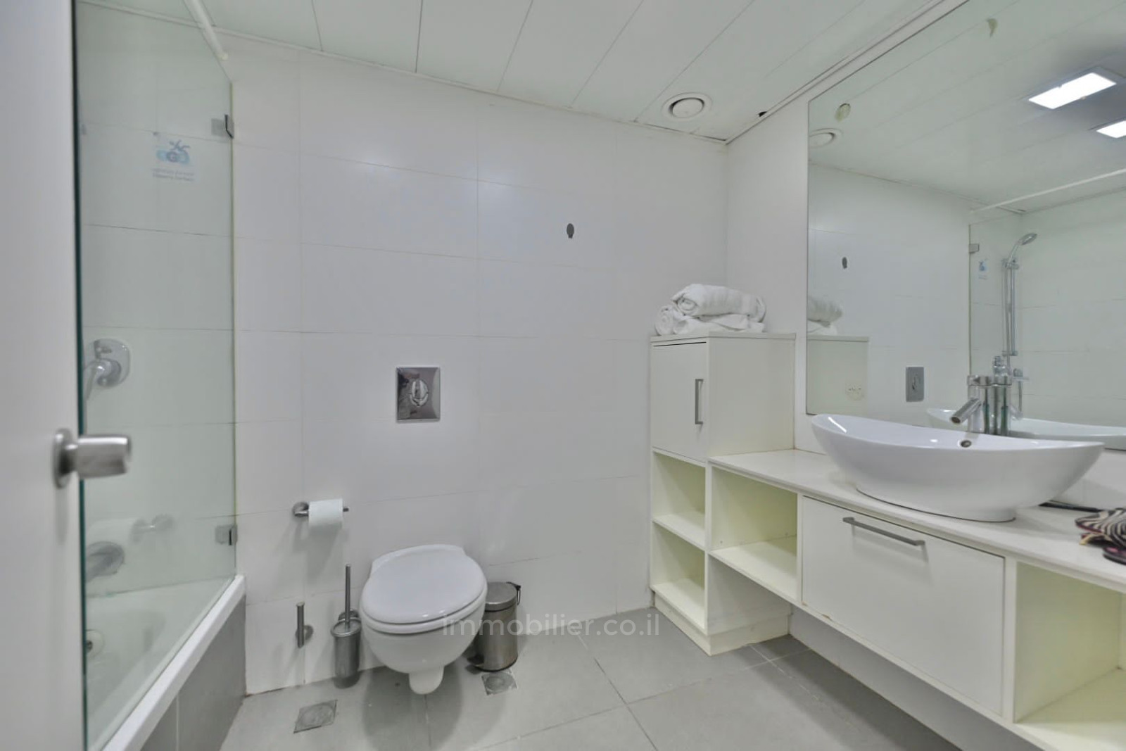 Apartamento 2 cômodos Tel Aviv Primeira linha de mar 457-IBL-1161