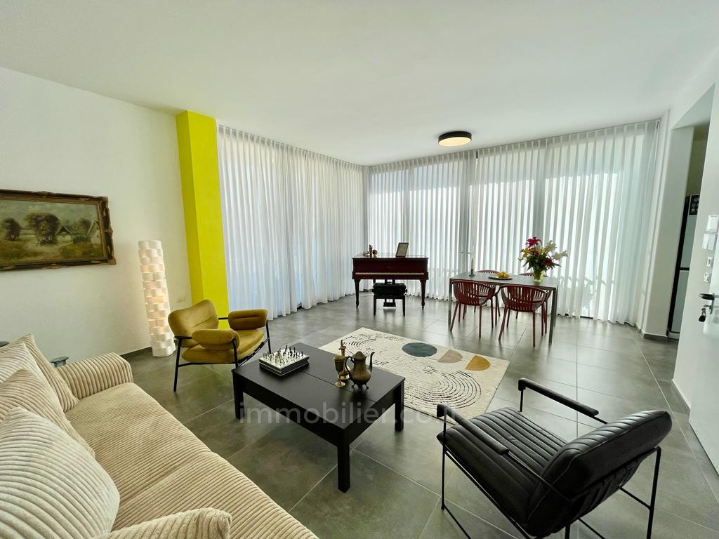 Apartamento 4 cômodos Tel Aviv Centro da cidade 457-IBL-1165