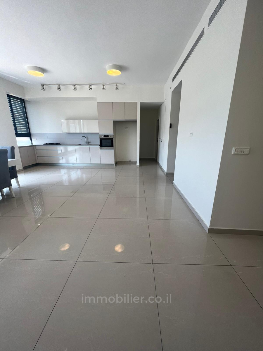 Apartamento 4 cômodos Tel Aviv Centro da cidade 457-IBL-1175