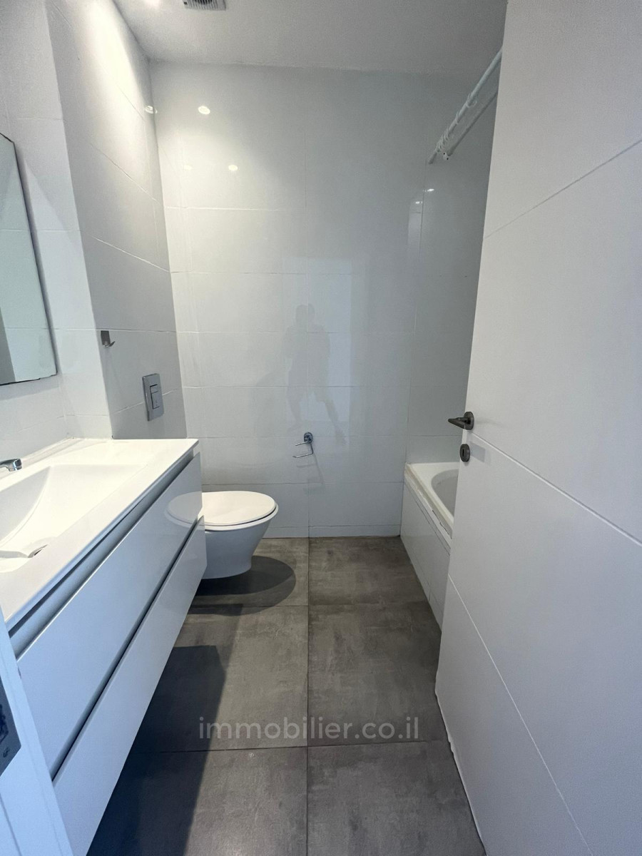 Apartamento 4 cômodos Tel Aviv Centro da cidade 457-IBL-1175