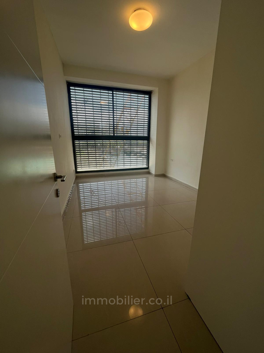 Apartamento 4 cômodos Tel Aviv Centro da cidade 457-IBL-1175