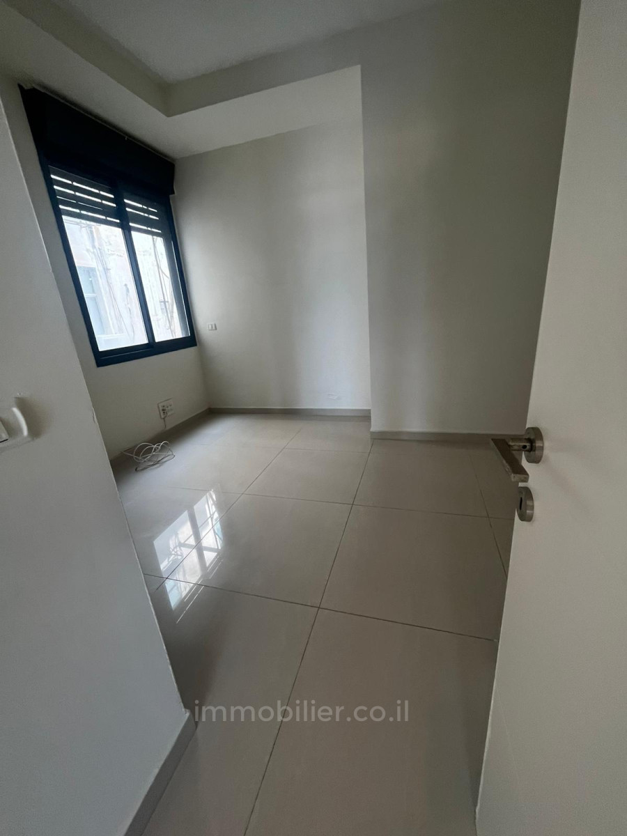 Apartamento 4 cômodos Tel Aviv Centro da cidade 457-IBL-1175