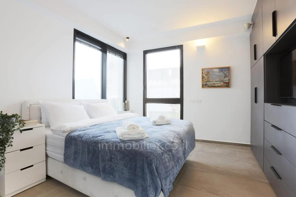 Apartamento 3 cômodos Tel Aviv Primeira linha de mar 457-IBL-1200