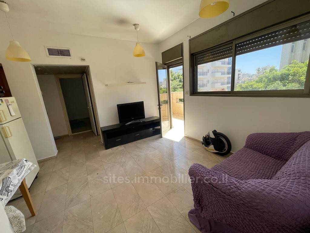 Apartamento 3 cômodos Tel Aviv Dizengof 457-IBL-1211