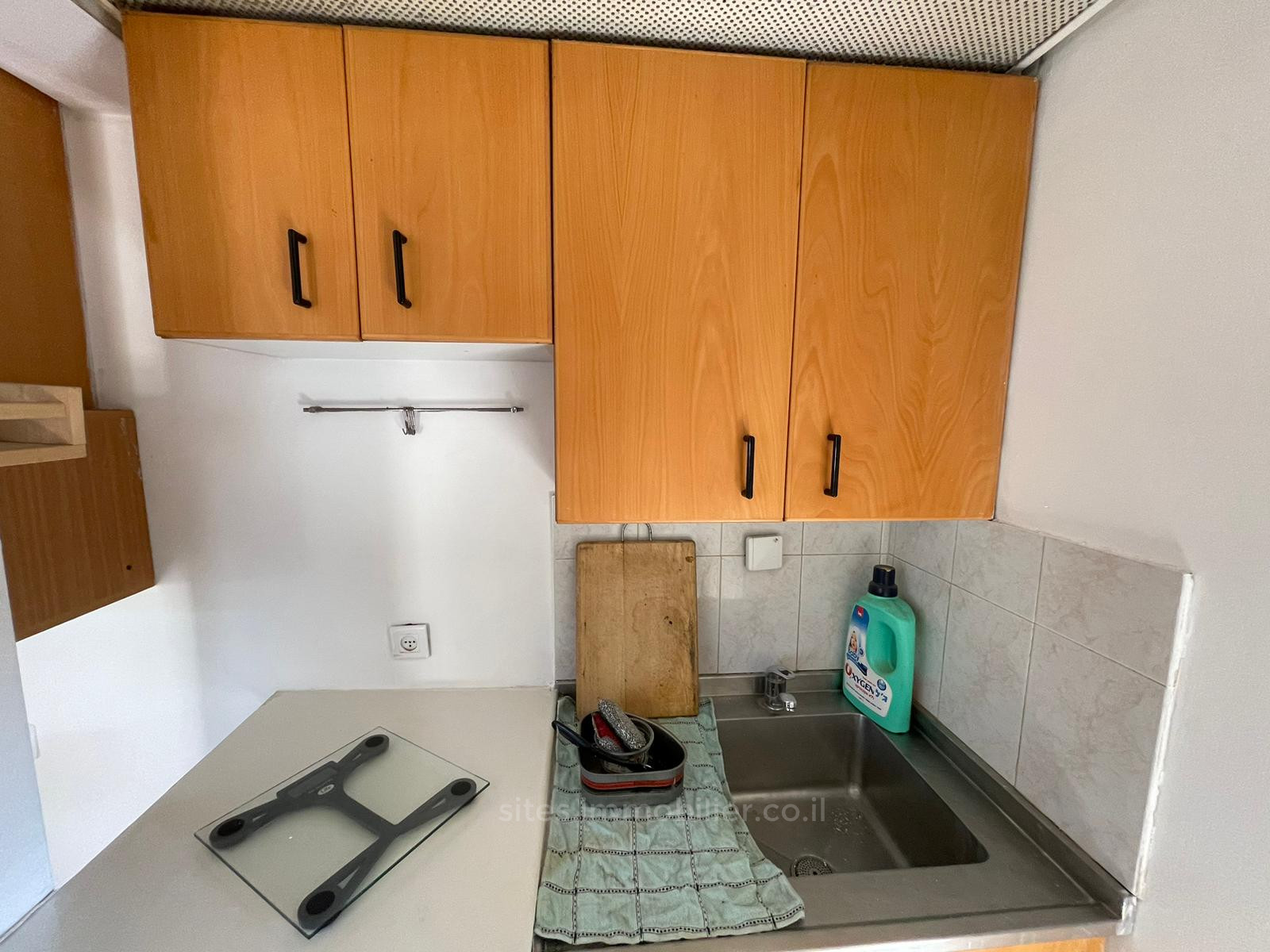 Apartamento 3 cômodos Tel Aviv Dizengof 457-IBL-1212