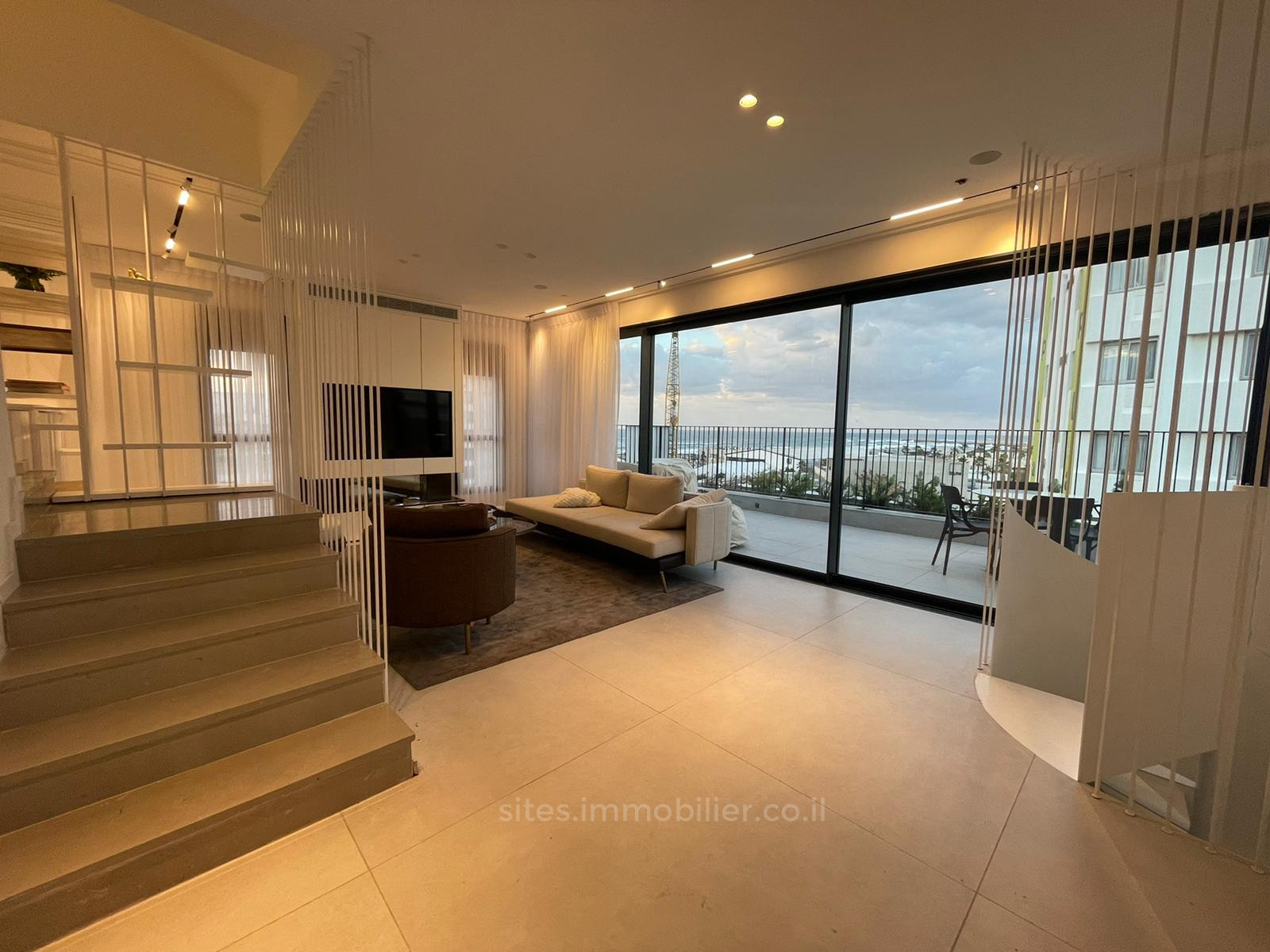 Cobertura 5 cômodos Tel Aviv Namal Tel Aviv 457-IBL-1213