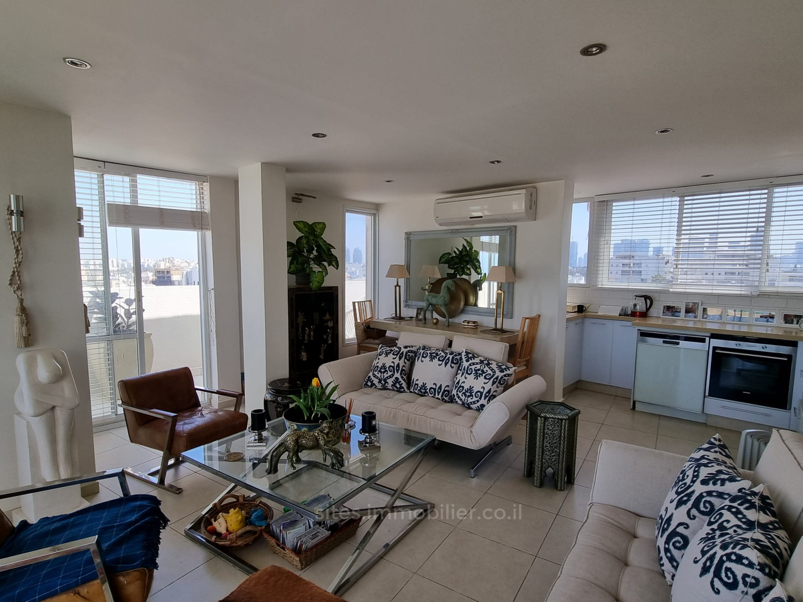 Duplex-Cobertura 3 cômodos Tel Aviv Hatsafon hayachan 457-IBL-1228