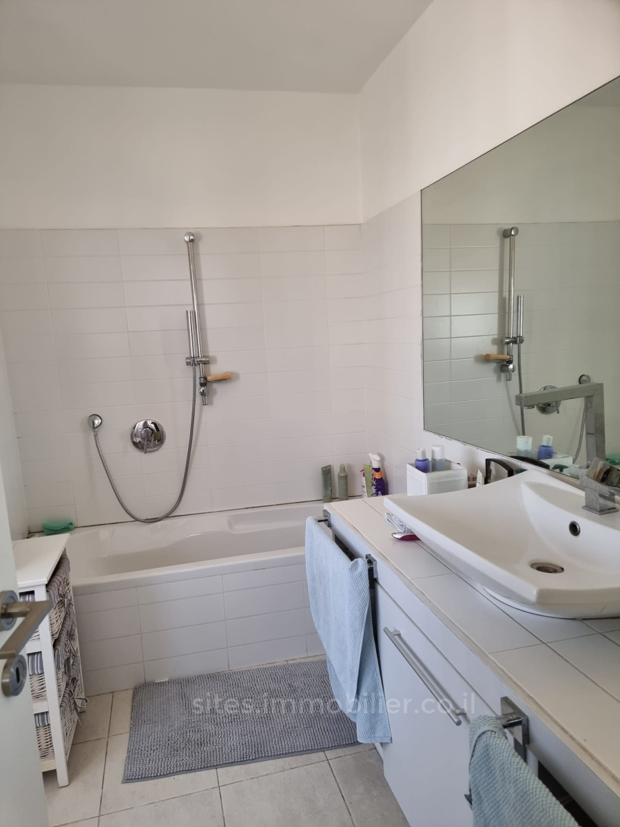 Duplex-Cobertura 3 cômodos Tel Aviv Hatsafon hayachan 457-IBL-1228