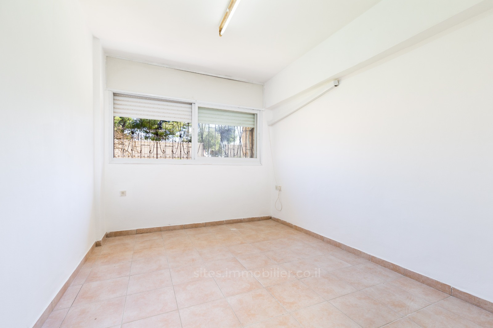 Casarão 4 cômodos Jerusalém Gilo 457-IBL-1245