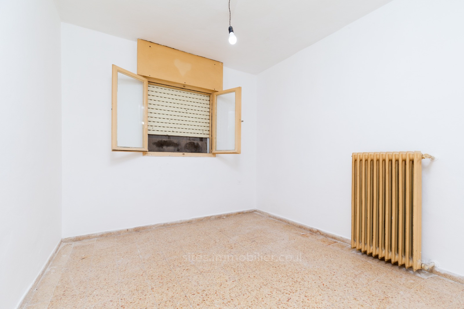 Casarão 4 cômodos Jerusalém Gilo 457-IBL-1245