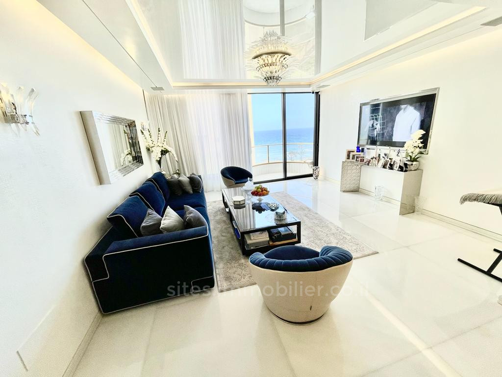 Apartamento 4 cômodos Netanya Kikar 457-IBL-1246