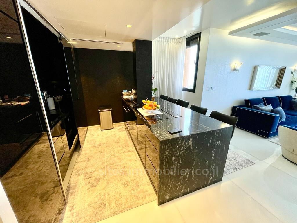 Apartamento 4 cômodos Netanya Kikar 457-IBL-1246