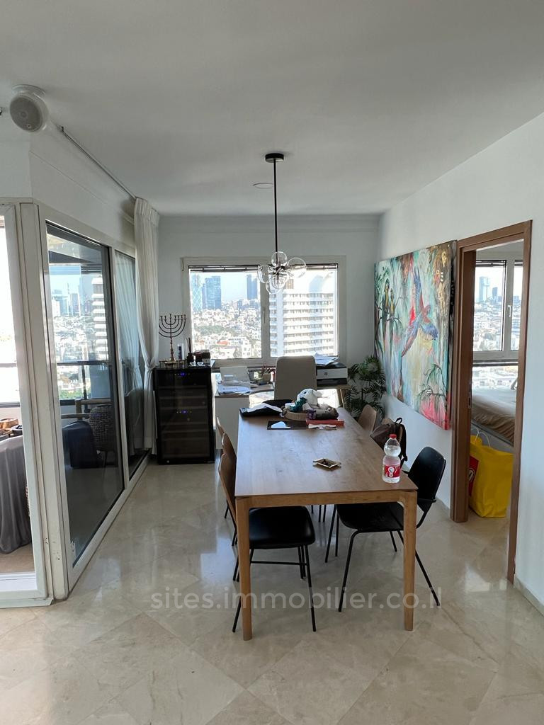 Apartamento 3 cômodos Tel Aviv Primeira linha de mar 457-IBL-1256