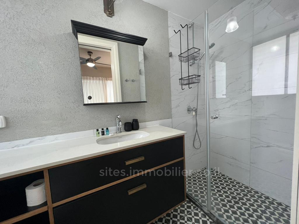 Apartamento 3 cômodos Tel Aviv Centro da cidade 457-IBL-1257