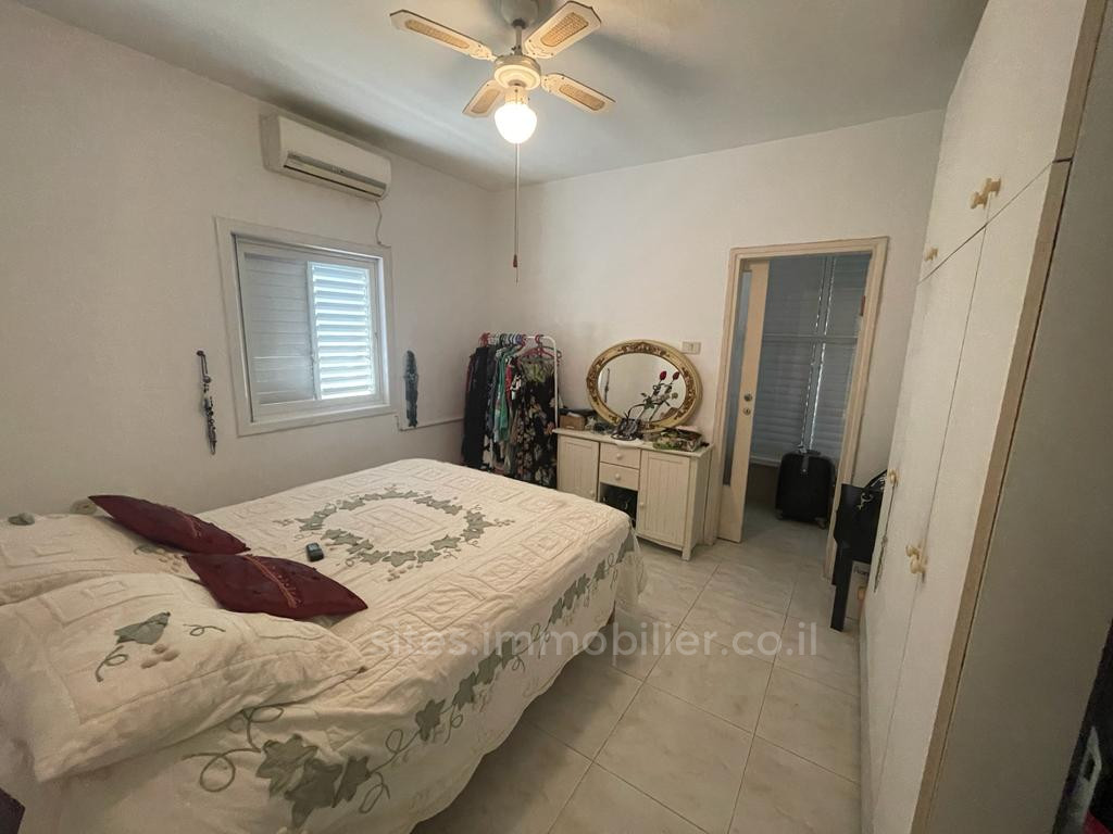 Apartamento 3 cômodos Netanya Centro da cidade 457-IBL-1280