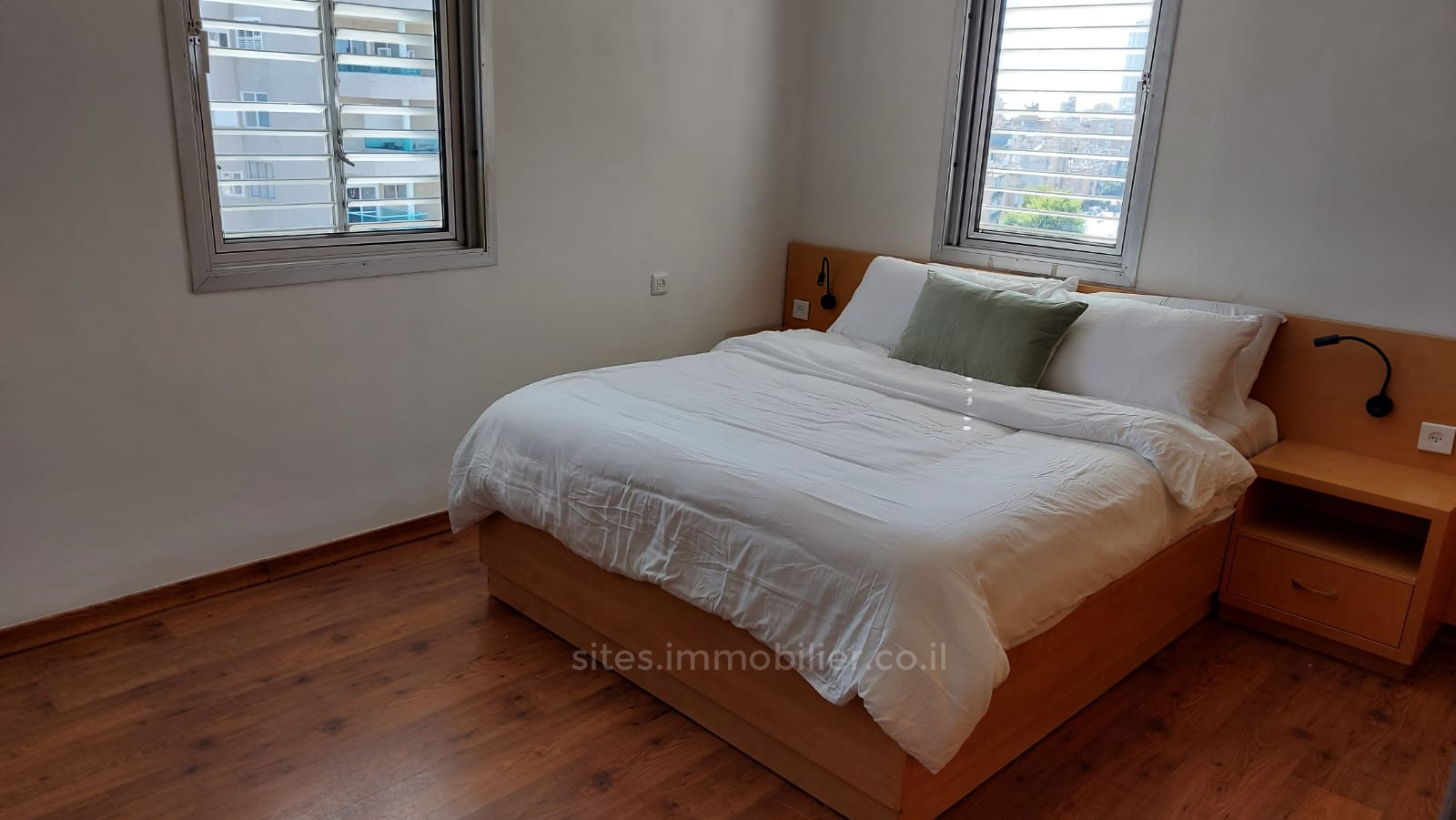 Apartamento 5 cômodos Netanya Centro da cidade 457-IBL-1281