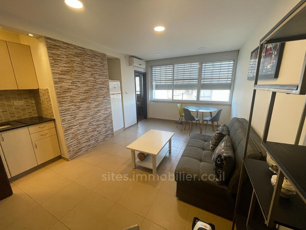 Apartamento 5 cômodos Netanya Centro da cidade 457-IBL-1281