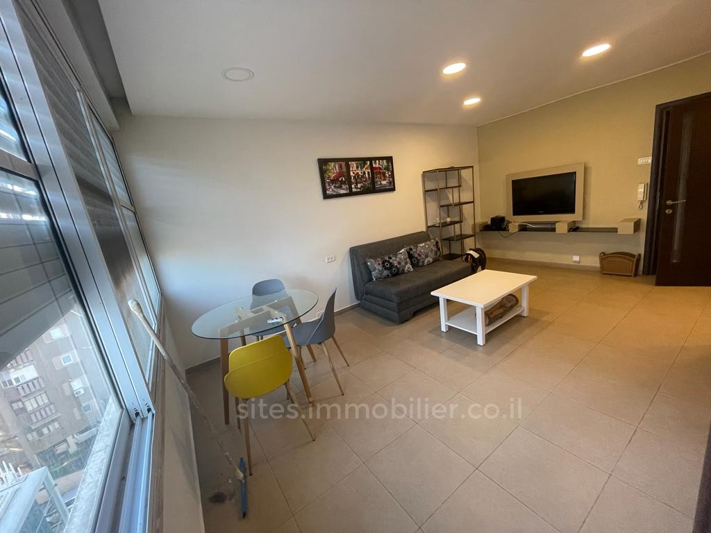 Apartamento 5 cômodos Netanya Centro da cidade 457-IBL-1281