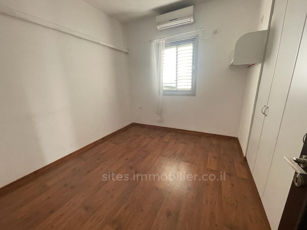 Apartamento 5 cômodos Netanya Centro da cidade 457-IBL-1281