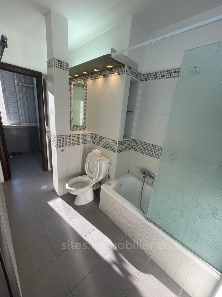 Apartamento 5 cômodos Netanya Centro da cidade 457-IBL-1281