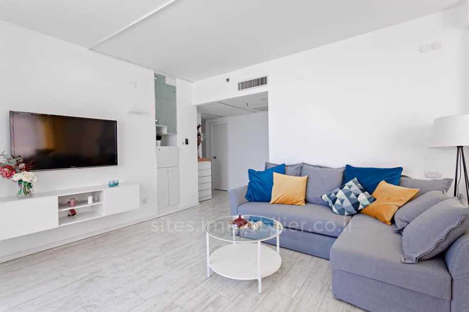 Apartamento 3 cômodos Tel Aviv Primeira linha de mar 457-IBL-1292