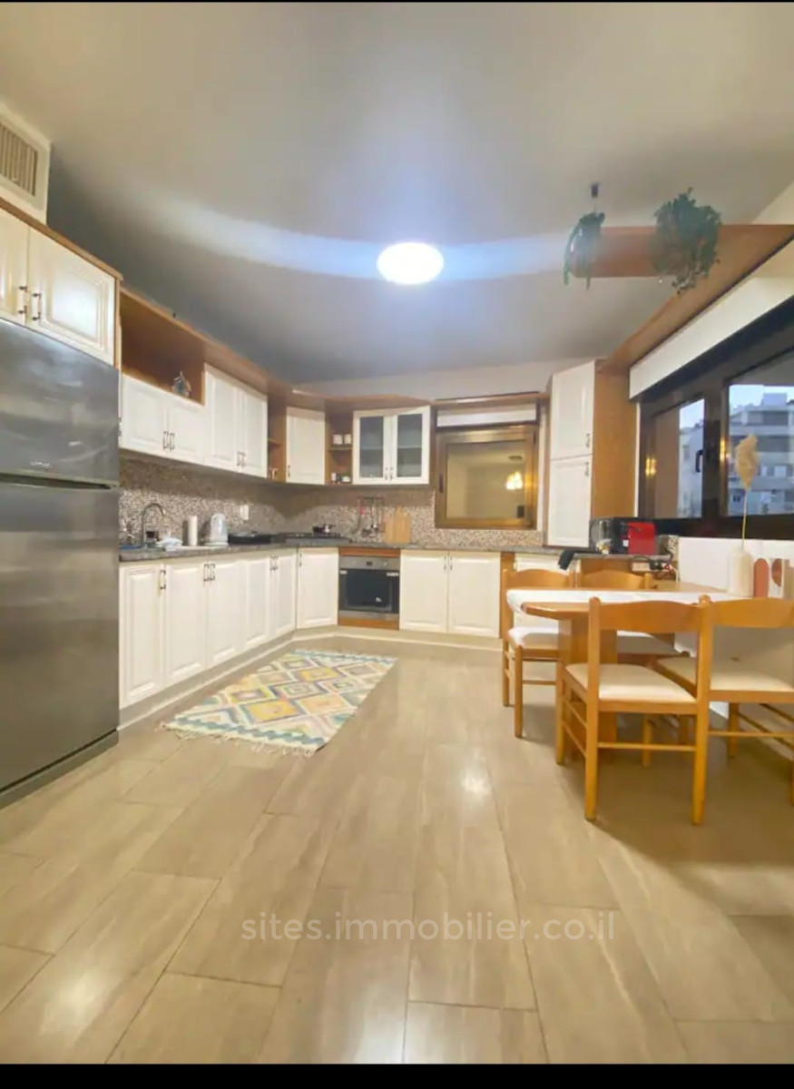 Apartamento 3 cômodos Tel Aviv Primeira linha de mar 457-IBL-1294