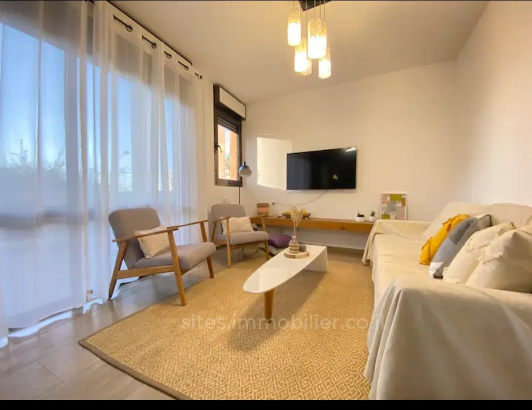Apartamento 3 cômodos Tel Aviv Primeira linha de mar 457-IBL-1294