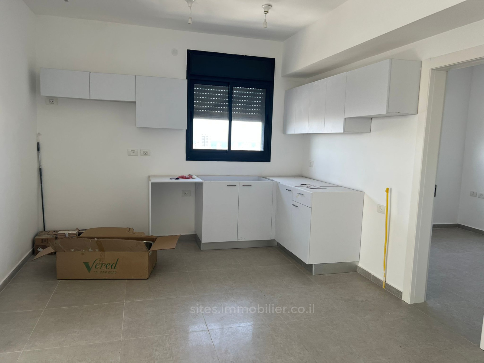 Apartamento 3 cômodos Netanya Centro da cidade 457-IBL-1299