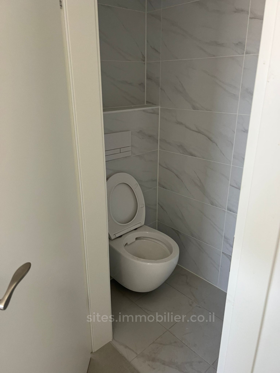 Apartamento 3 cômodos Netanya Centro da cidade 457-IBL-1299